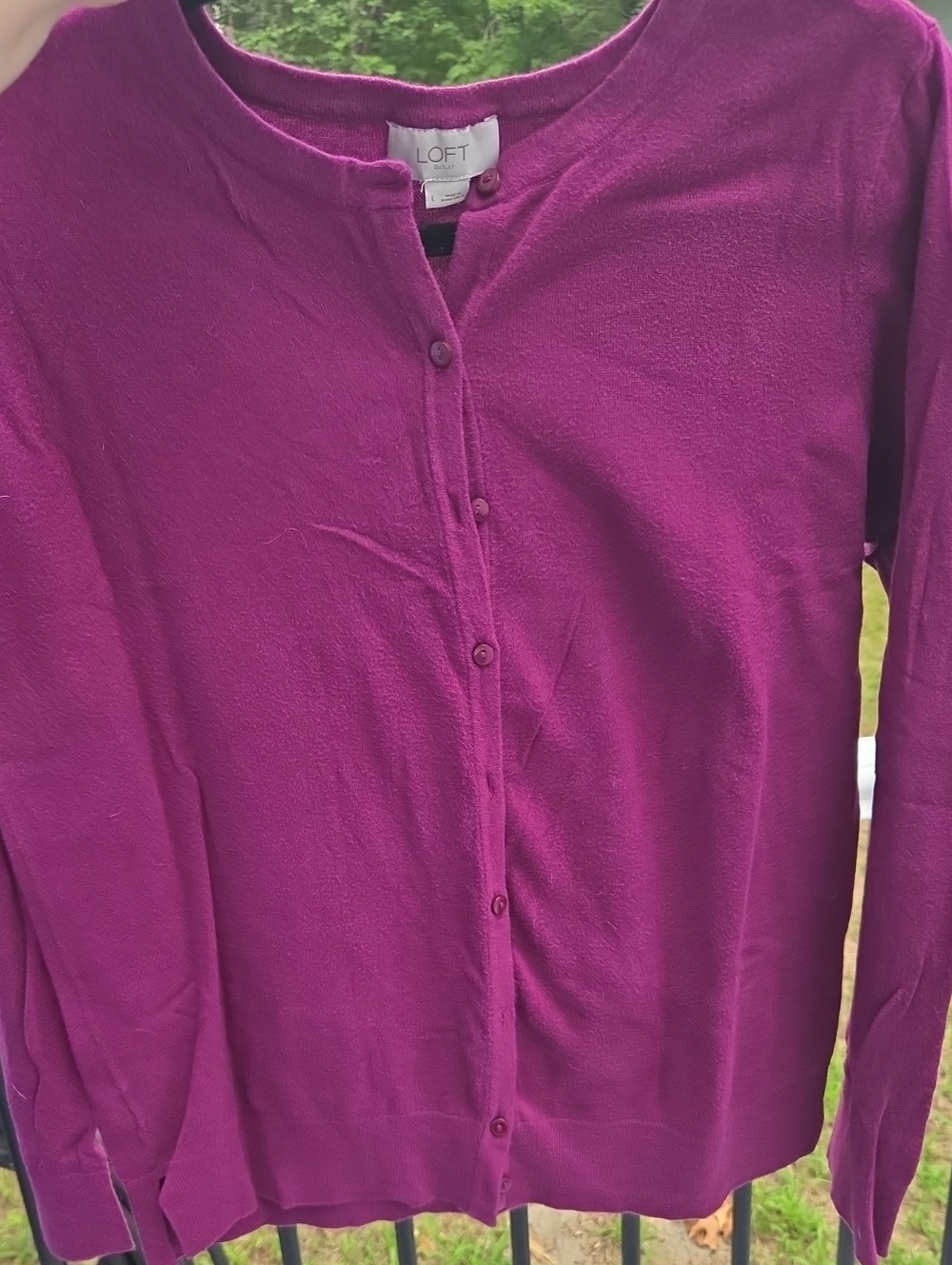 LOFT Women's Plum Button-Front Cardigan - Size LARGE - Picture 7 of 8